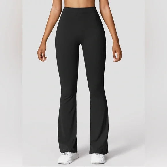 XS/S Back scrunch flare leggings in black! 🍑 FREE WITH PURCHASE (ADD TO BUNDLE!) - Picture 4 of 11